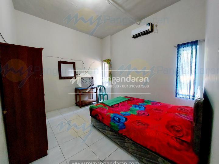  Tampilan Kamar Family Guest House Pangandaran<br />
Di lengkapi dengan AC dan bed ukuran 160x200